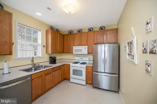 11805 Legacy Woods Dr, Fredericksburg, VA 22407 - Photo 12