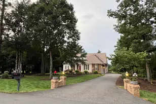 11207 Valor Bridge Dr, Spotsylvania, VA 22551 - Photo 2