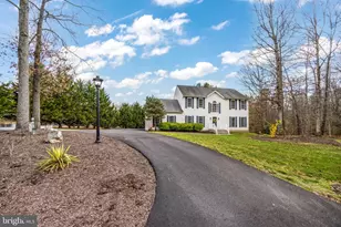 4318 Bridlepath Ct, Fredericksburg, VA 22408 - Photo 2