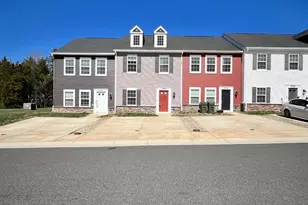 12104 Bowling Farm Ct, Fredericksburg, VA 22407 - Photo 2