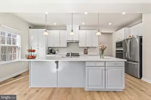 5010 Birch Leaf Cir, Fredericksburg, VA 22407 - Photo 6