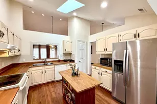 11220 Westhampton Ct, Fredericksburg, VA 22407 - Photo 6