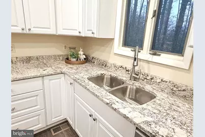 8805 Pepperidge Drive, Spotsylvania, VA 22553 - Photo 16