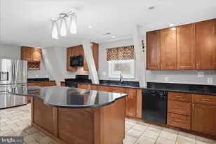 12 River Bluffs Dr, Fredericksburg, VA 22407 - Photo 8