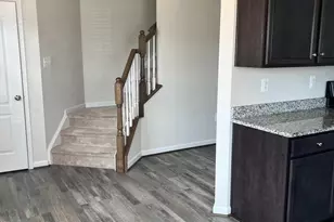 12102 Bowling Farm Ct, Fredericksburg, VA 22407 - Photo 2