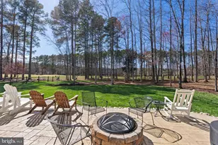 10502 Turning Leaf Ln, Spotsylvania, VA 22551 - Photo 2
