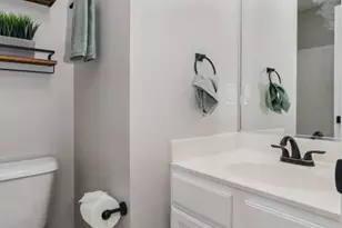 11709 Woodland View Dr, Fredericksburg, VA 22407 - Photo 16