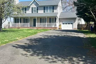 2405 Gifhorn Ct, Fredericksburg, VA 22408 - Photo 2