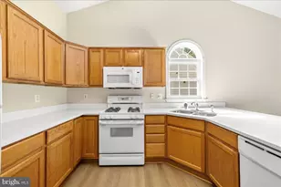 5703 Halifax Ct, Fredericksburg, VA 22407 - Photo 14