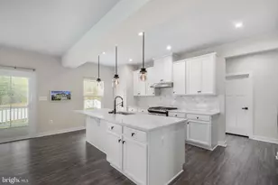9104 Maple Run Dr, Fredericksburg, VA 22407 - Photo 18