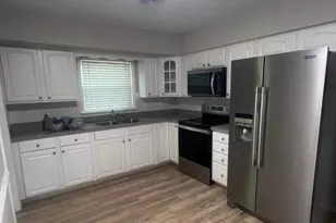 521 Laurel Ave, Fredericksburg, VA 22408 - Photo 2