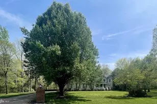 8125 Lee Jackson Cir, Spotsylvania, VA 22553 - Photo 2