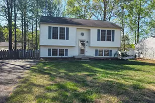 11913 Hunting Ridge Dr, Fredericksburg, VA 22407 - Photo 2