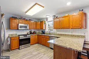 7920 S Woods Dr, Fredericksburg, VA 22408 - Photo 8