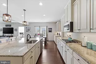 7804 Hermitage Dr, Fredericksburg, VA 22407 - Photo 14