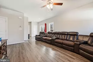5222 Calvert Ct, Fredericksburg, VA 22407 - Photo 6
