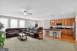1709 Hudgins Farm Cir, Fredericksburg, VA 22408 - Photo 12