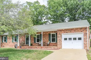 619 Shamrock Dr, Fredericksburg, VA 22407 - Photo 2