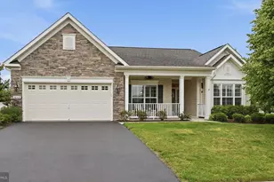 5642 Cedar Mountain Ct, Fredericksburg, VA 22407 - Photo 2