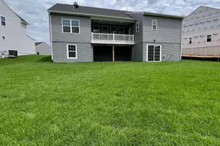 5020 Birch Leaf Cir, Fredericksburg, VA 22407 - Photo 2