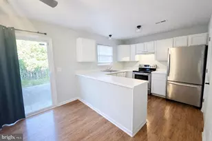 9947 Matti Hill Ct, Fredericksburg, VA 22408 - Photo 4