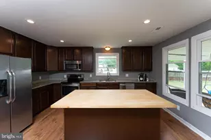 408 S Brooks Dr, Fredericksburg, VA 22408 - Photo 8