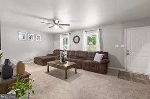 10400 Daniels Ct, Spotsylvania, VA 22553 - Photo 6