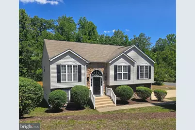424 Laurel Avenue, Fredericksburg, VA 22408 - Photo 1