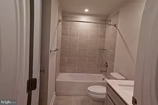 9390 Tanfield Dr, Fredericksburg, VA 22408 - Photo 8