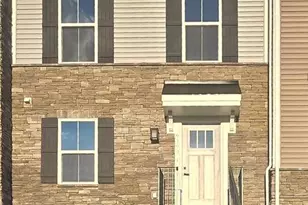 9390 Tanfield Dr, Fredericksburg, VA 22408 - Photo 2
