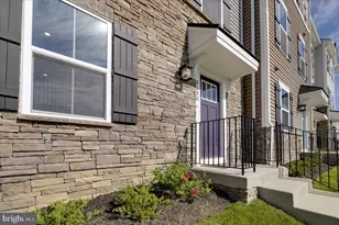 9390 Tanfield Dr, Fredericksburg, VA 22408 - Photo 2