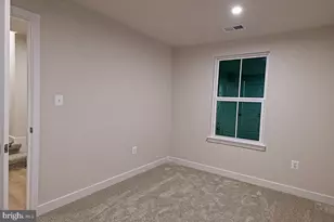 9390 Tanfield Dr, Fredericksburg, VA 22408 - Photo 4