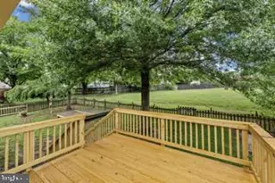5065 Tara Dr, Fredericksburg, VA 22407 - Photo 2