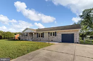 308 Butternut Dr, Fredericksburg, VA 22408 - Photo 2