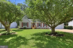 10422 Heather Greens Cir, Spotsylvania, VA 22553 - Photo 2