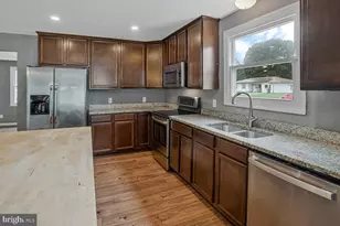 408 S Brooks Dr, Fredericksburg, VA 22408 - Photo 4