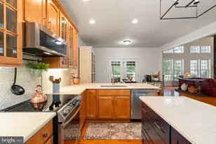 8801 General Couchs Ct, Fredericksburg, VA 22407 - Photo 6