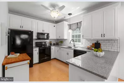 11921 Legacy Woods Drive, Fredericksburg, VA 22407 - Photo 10