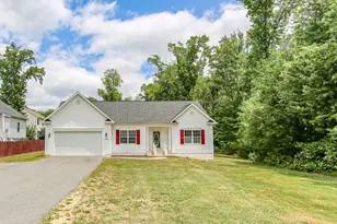 10509 Woodland Dr, Fredericksburg, VA 22407 - Photo 2