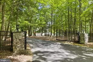 7601 Tributary Ct, Fredericksburg, VA 22408 - Photo 4