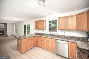 7301 Sunset Ridge Ct, Fredericksburg, VA 22407 - Photo 10