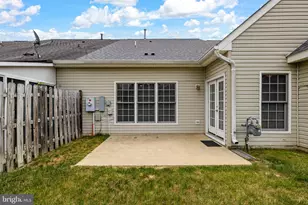 11208 Silversmith Ln, Fredericksburg, VA 22407 - Photo 6