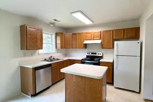 9906 Warwick Pl, Fredericksburg, VA 22408 - Photo 6