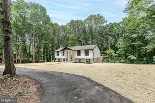 211 Hardwood Ln, Fredericksburg, VA 22408 - Photo 2