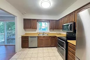 10608 Holleybrooke Dr, Spotsylvania, VA 22553 - Photo 4