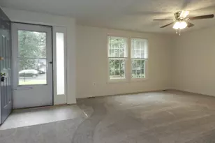 10605 Holleybrooke Dr, Spotsylvania, VA 22553 - Photo 4