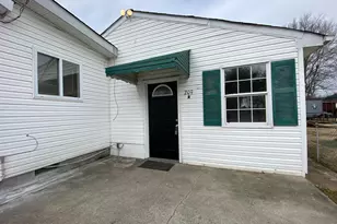 209 Hamilton St, Fredericksburg, VA 22408 - Photo 1