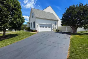 10809 Samantha Pl, Fredericksburg, VA 22408 - Photo 2