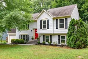 10015 Windridge Dr, Fredericksburg, VA 22407 - Photo 2