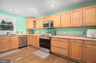 12012 Grantwood Dr, Fredericksburg, VA 22407 - Photo 6